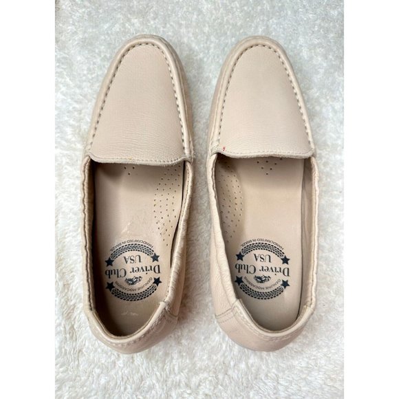 Driver Club USA Shoes - Driver Club USA Womens Size 6 Slip On Genuine Moccasins Tan Leather NEW